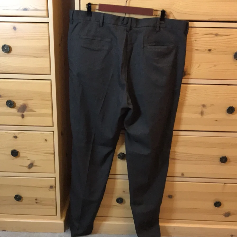 Dockers Straight Fit Gray Dress Pants Size 40 X 32
